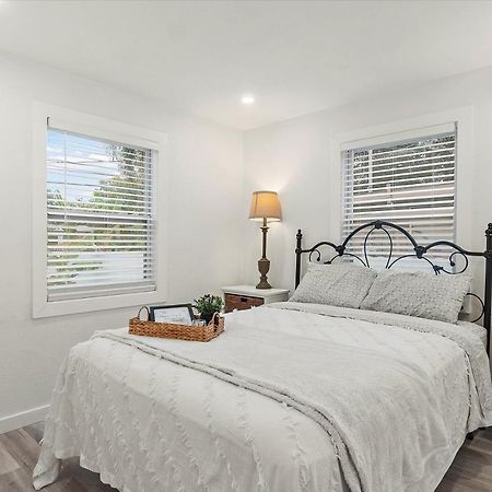 Quaint Gulfport Beach Bungalow St. Petersburg Bagian luar foto