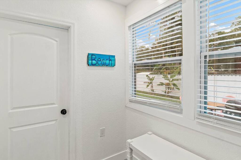 Quaint Gulfport Beach Bungalow St. Petersburg Bagian luar foto