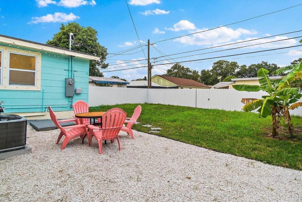 Quaint Gulfport Beach Bungalow St. Petersburg Bagian luar foto