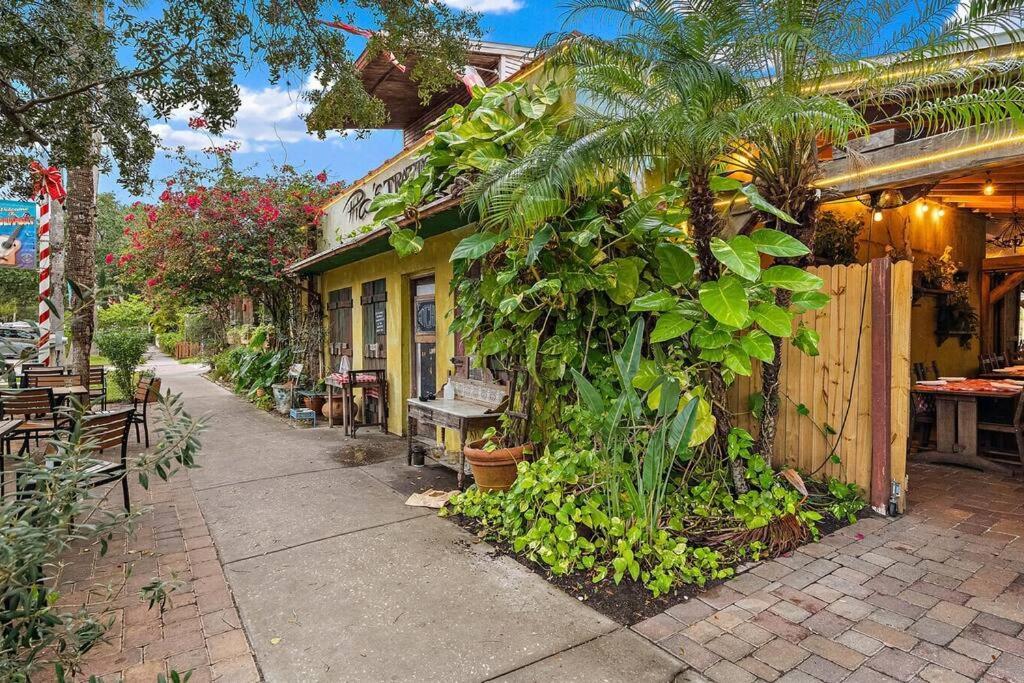 Quaint Gulfport Beach Bungalow St. Petersburg Bagian luar foto