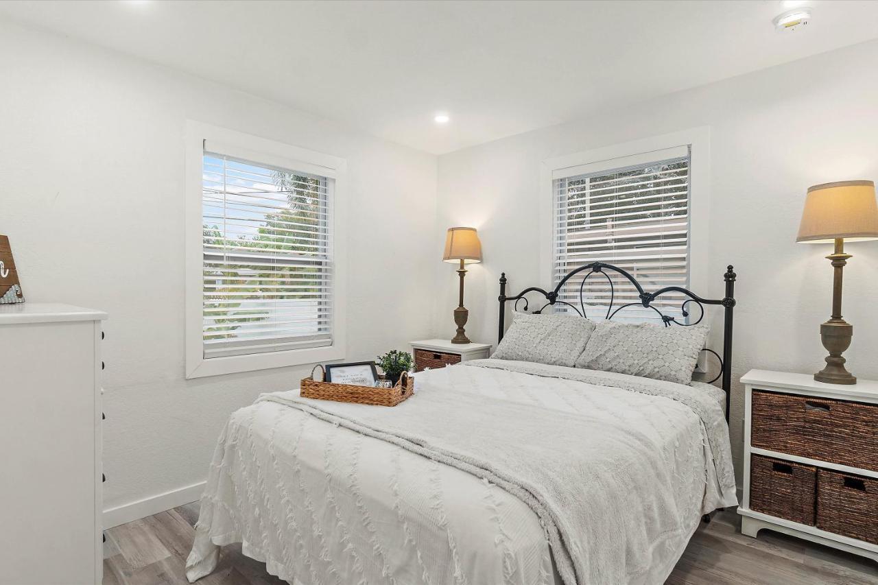 Quaint Gulfport Beach Bungalow St. Petersburg Bagian luar foto